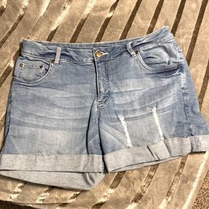 Venus Jean shorts 🩳
